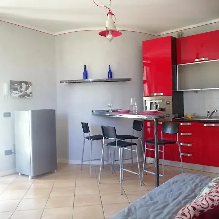 公寓 Casa Vistalago Vertine 苏尔扎诺