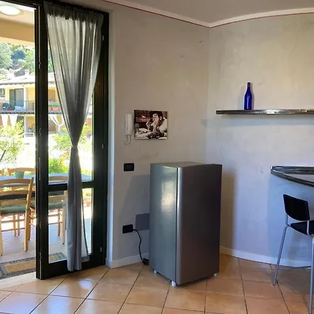 Casa Vistalago Vertine 苏尔扎诺